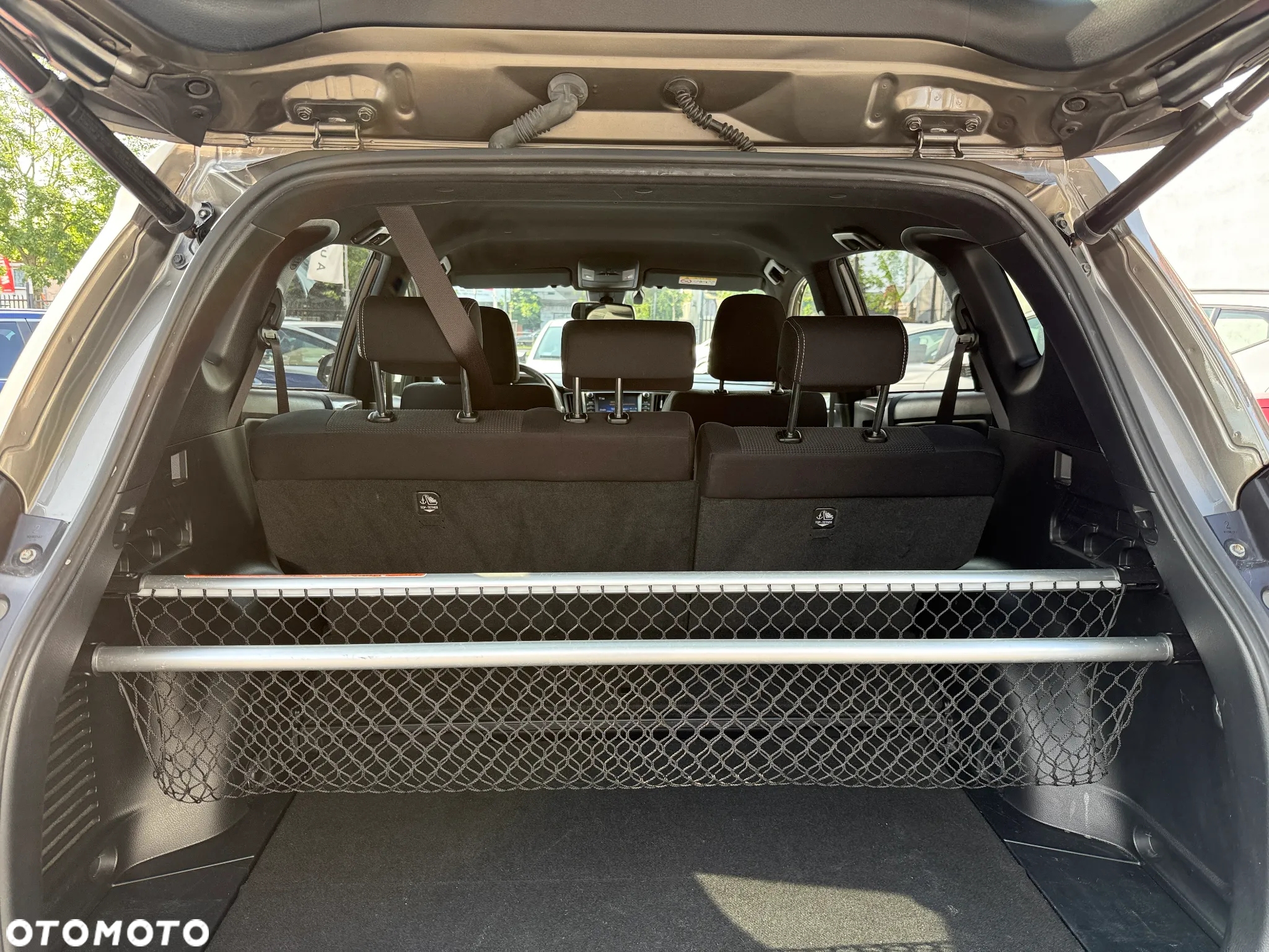 Toyota RAV4 Hybrid Premium 4x2 - 23