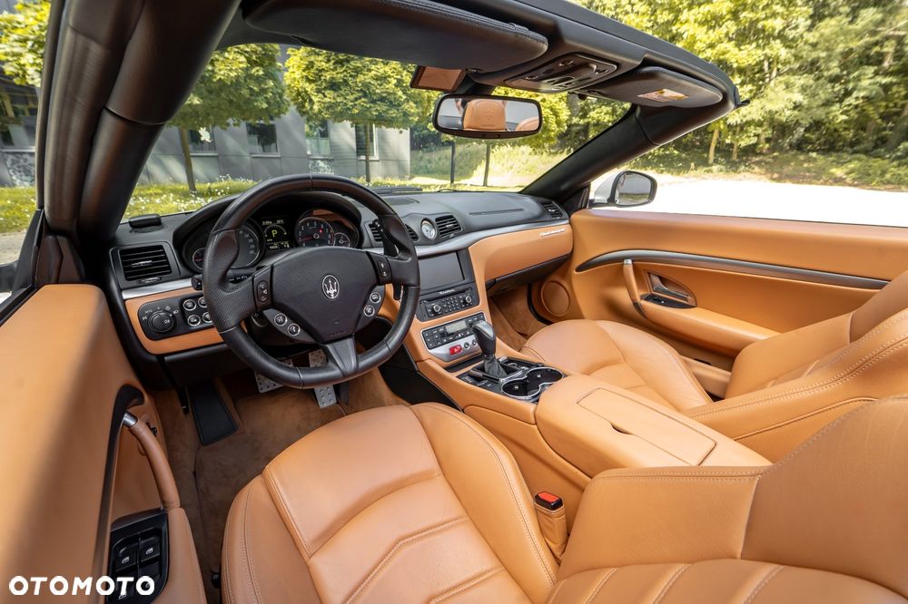 Maserati GranCabrio Sport - 24
