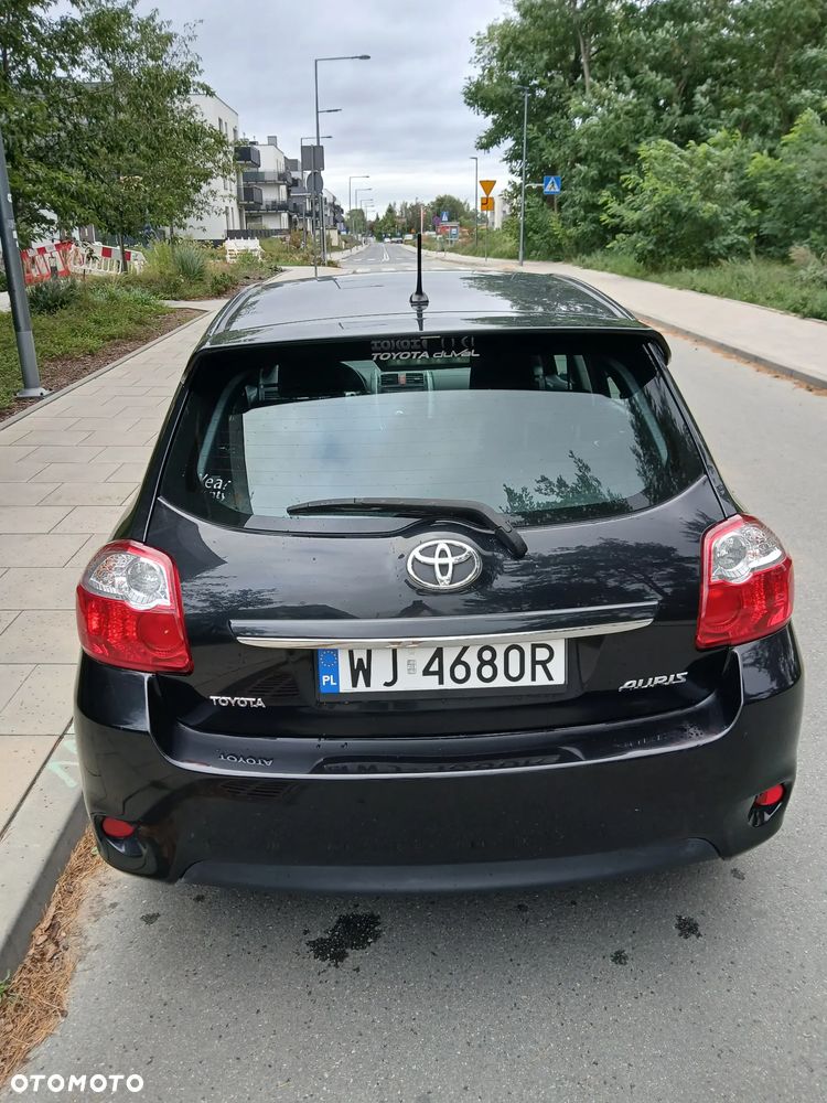 Toyota Auris - 11