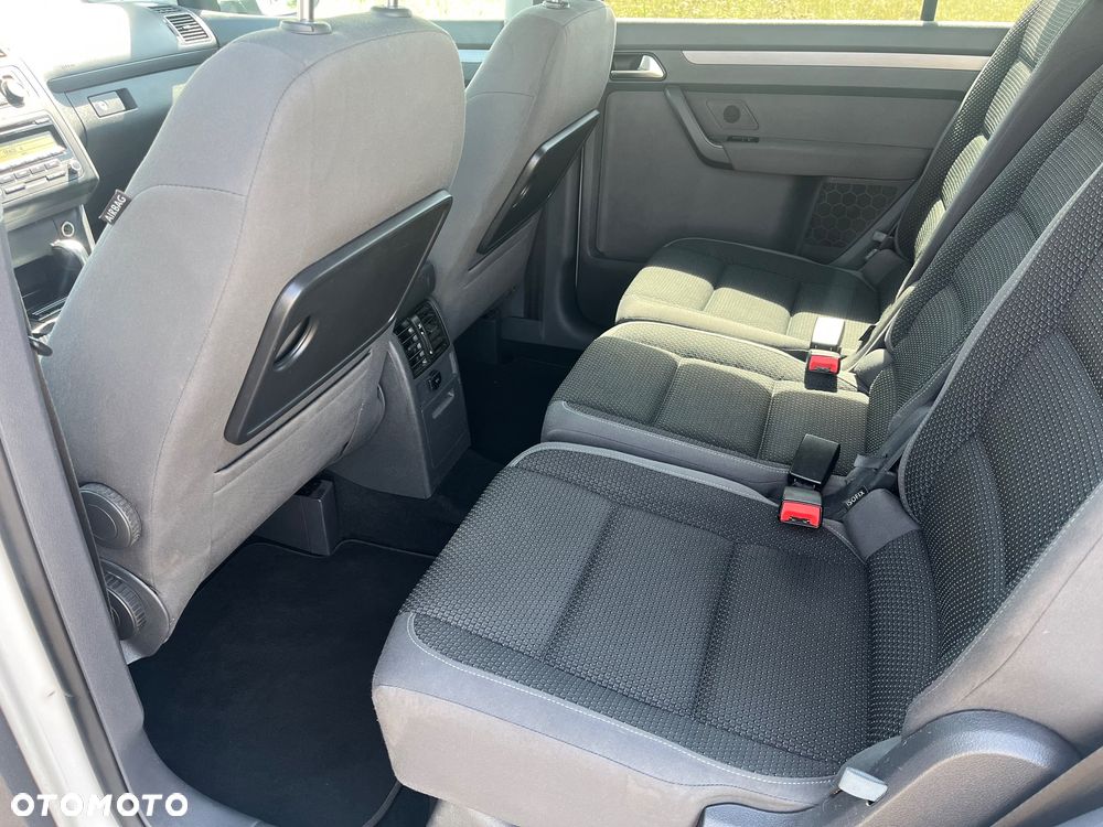 Volkswagen Touran 1.6 TDI DPF Trendline DSG - 11