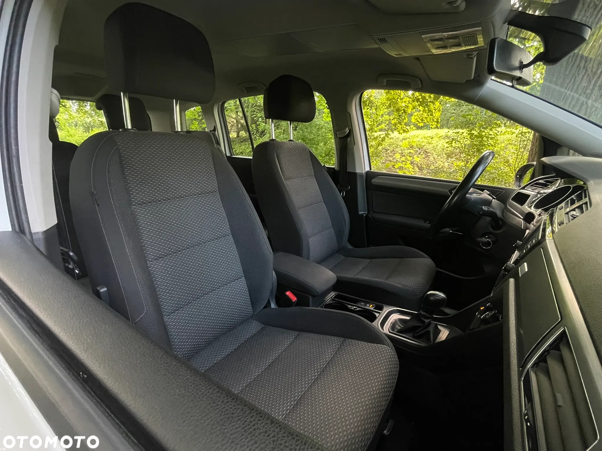 Volkswagen Touran 2.0 TDI BMT Comfortline DSG - 10