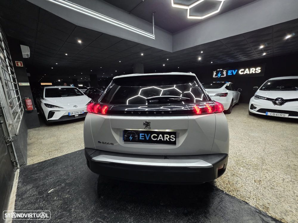 Peugeot e-2008 Allure Pack - 23