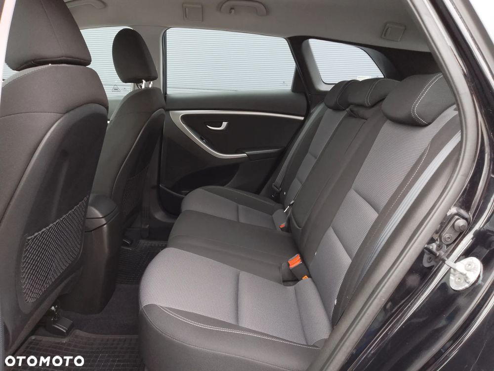 Hyundai i30 1.6 CRDi BlueDrive Comfort - 17