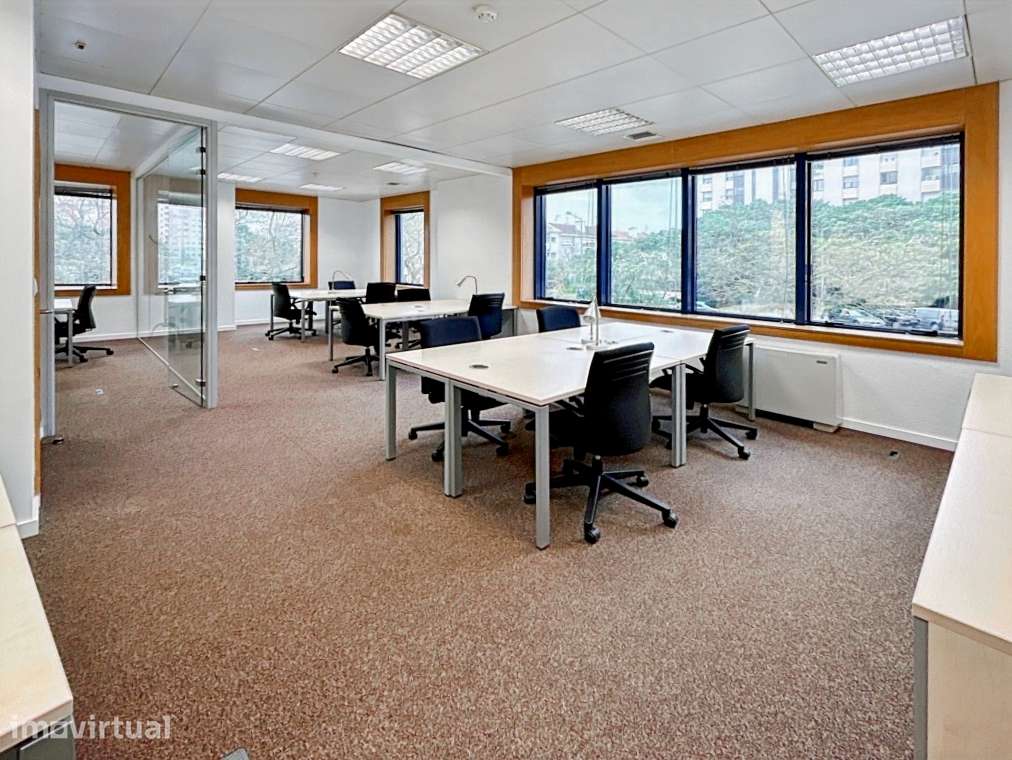 Escritório privado para arrendar na Regus LISBON, Torres de Lisboa - Grande imagem: 3/10