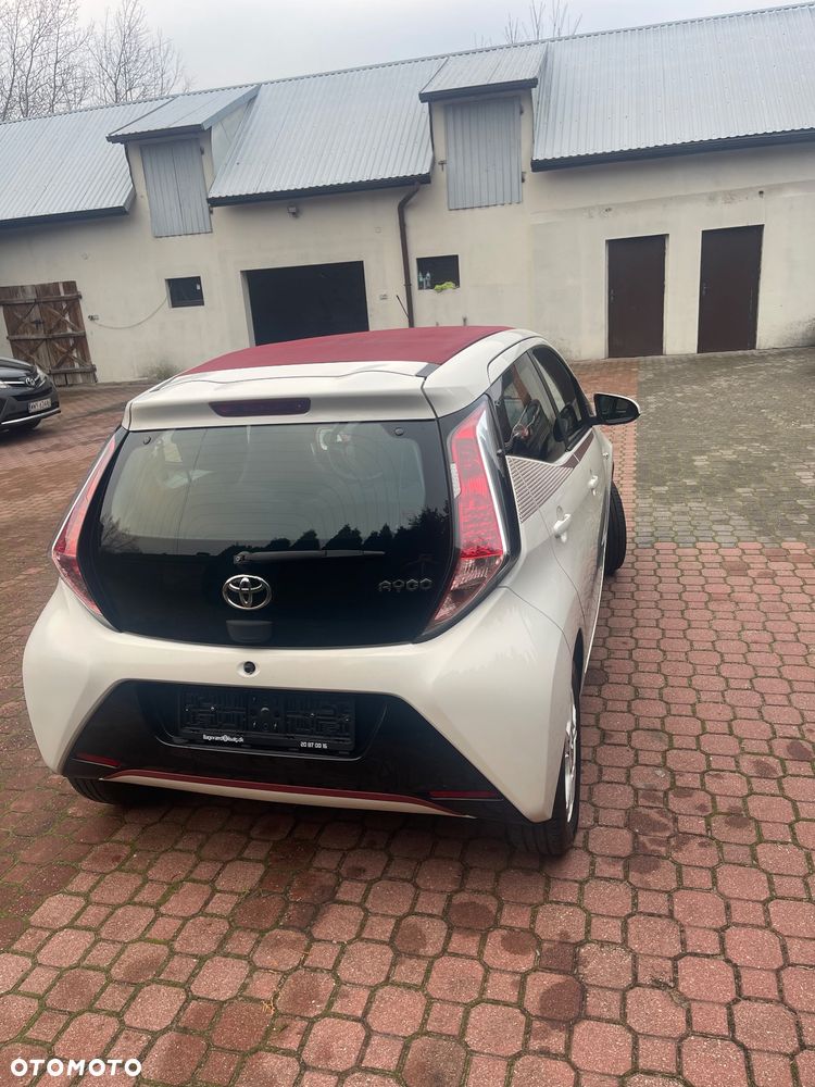 Toyota Aygo x-clusiv - 9