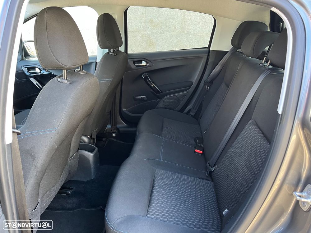 Peugeot 208 1.6 BlueHDi Style - 6