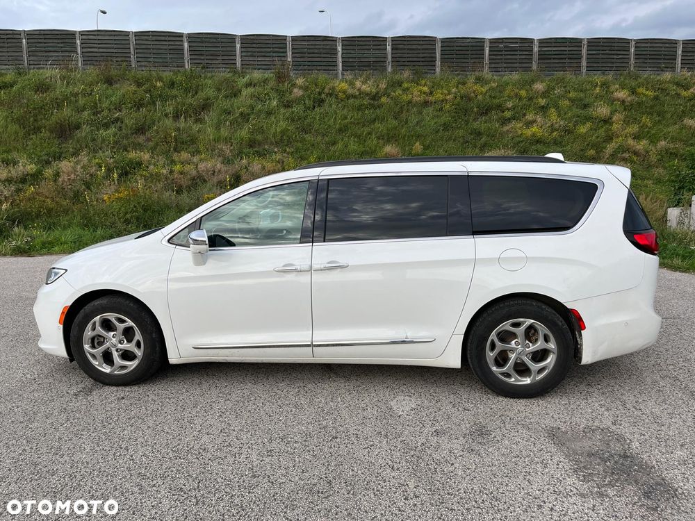 Chrysler Pacifica - 2