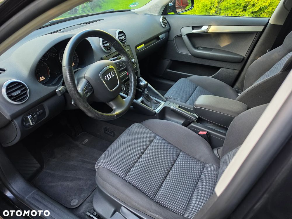 Audi A3 Sportback 1.6 Ambition - 11