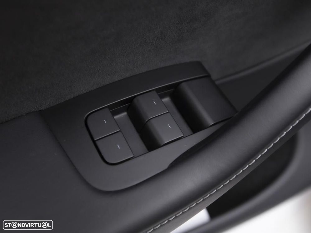 Tesla Model Y Long Range Tração Integral - 15