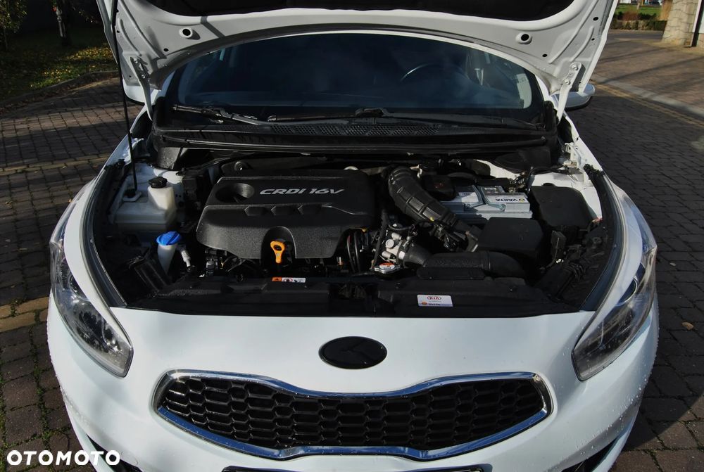 Kia Ceed 1.6 CRDi SW Spirit - 13