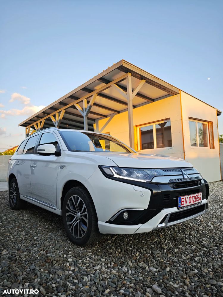 Mitsubishi Outlander 2.4 4WD Spirit+ - 5