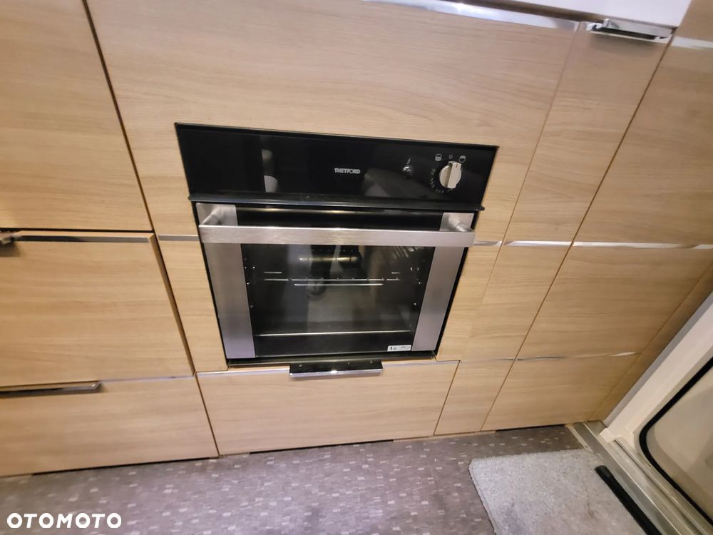 Adria Adora 613HT, mover, przedsionek - 13