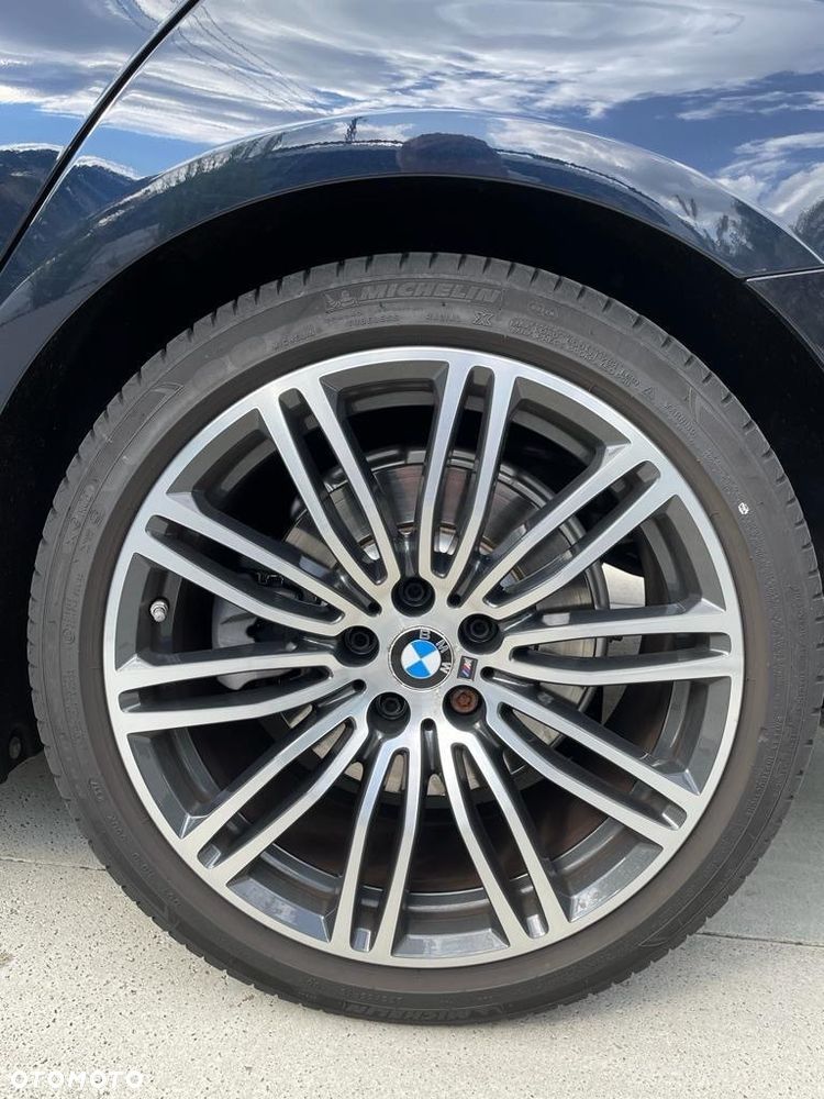 BMW Seria 5 520d M Sport - 4