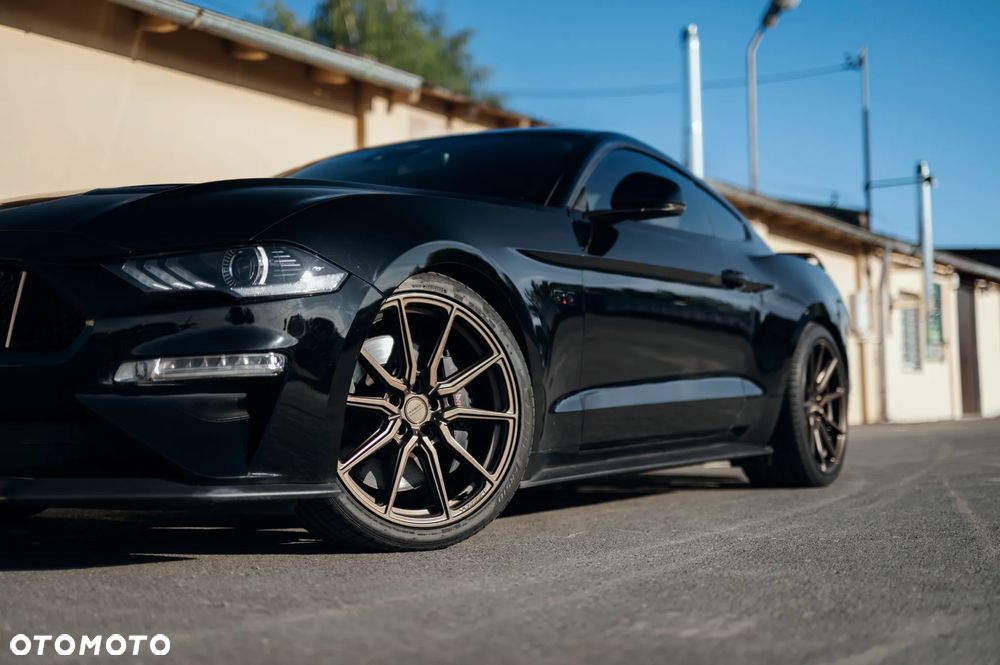 Ford Mustang - 1