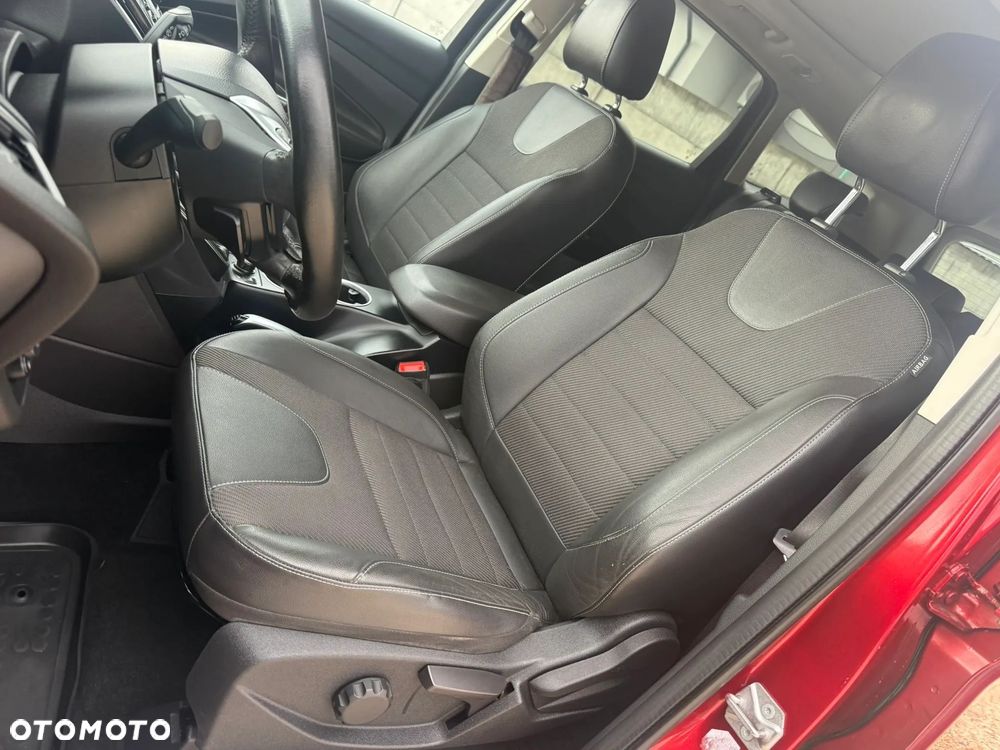 Ford Kuga 2.0 TDCi 4WD Titanium Plus - 26