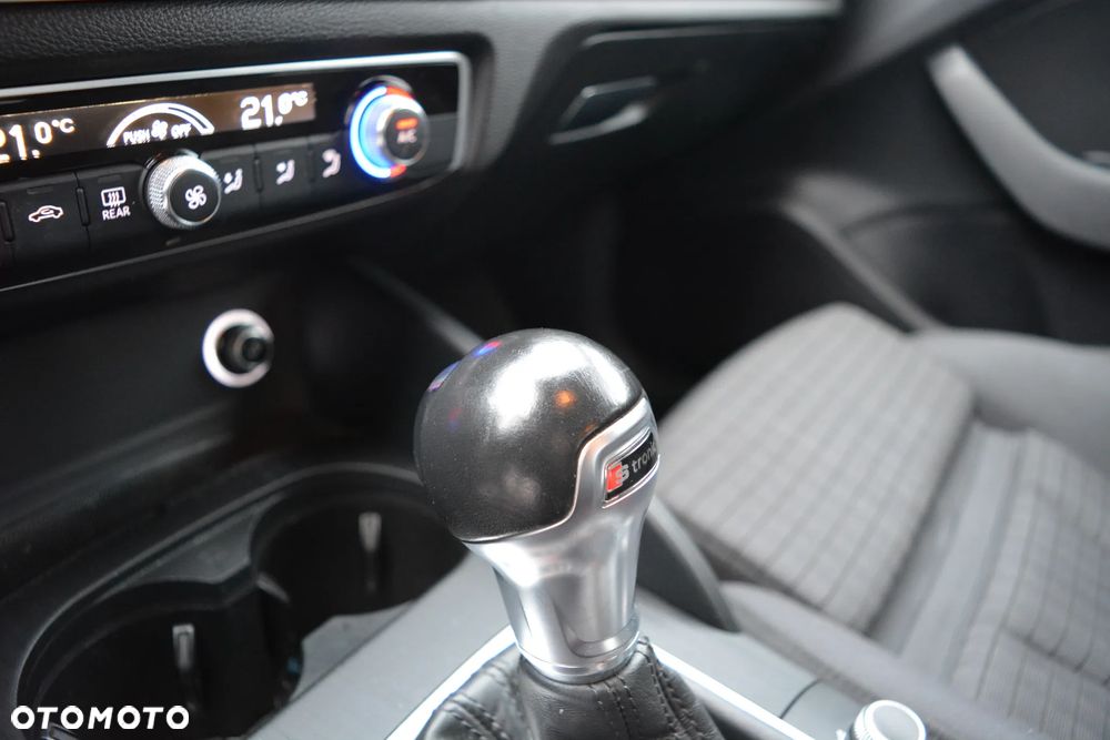 Audi A3 Sportback 1.6 TDI S tronic sport - 19