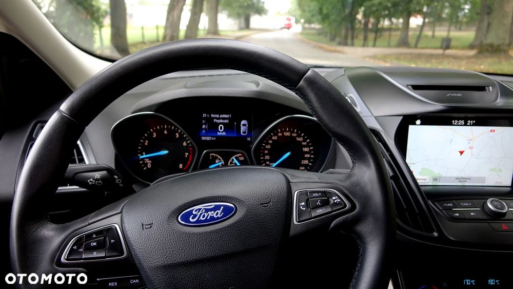 Ford Kuga 1.5 EcoBoost 2x4 Titanium - 16