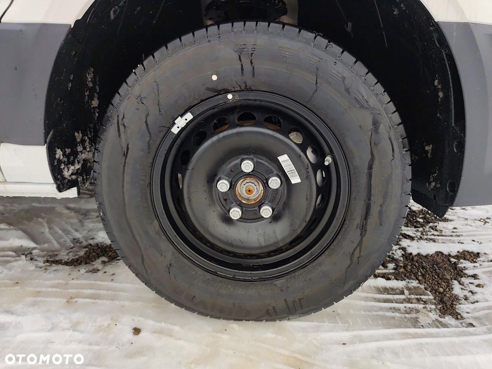 Volkswagen Crafter 35 Furgon, 2,0 TDI SCR 177KM,  6-bieg man., r.o: 4490 mm - 37