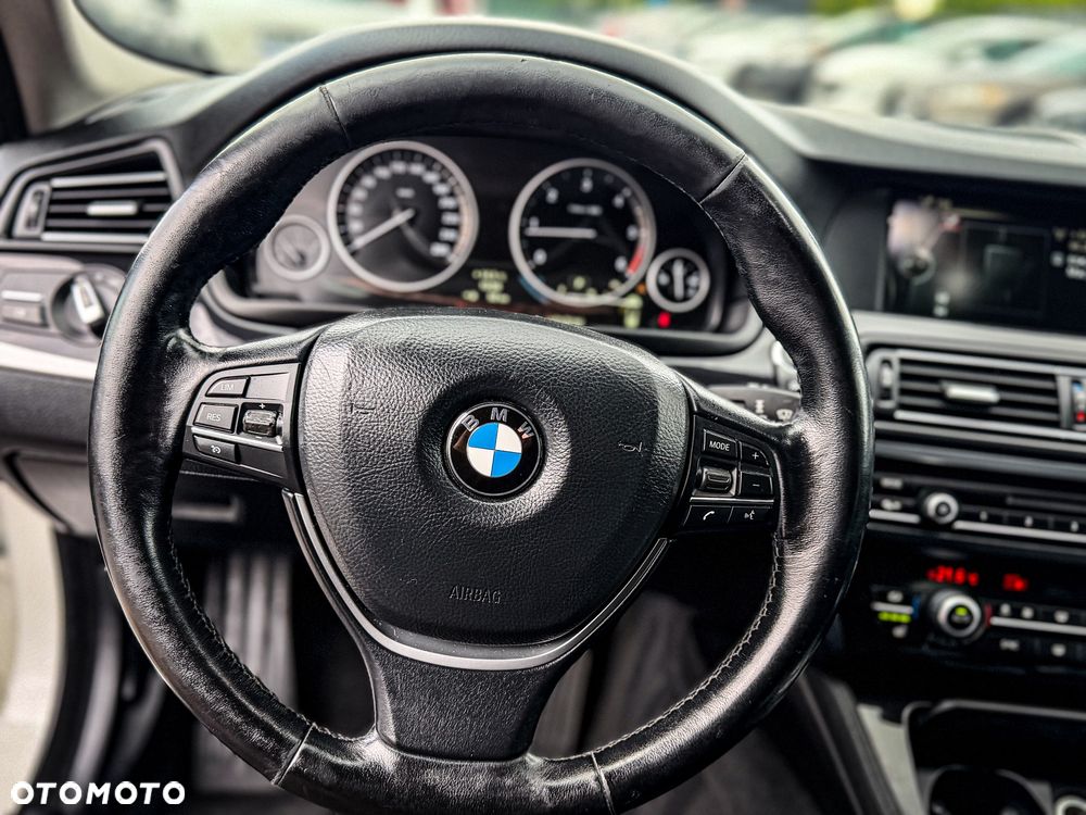 BMW Seria 5 518d Luxury Line - 31