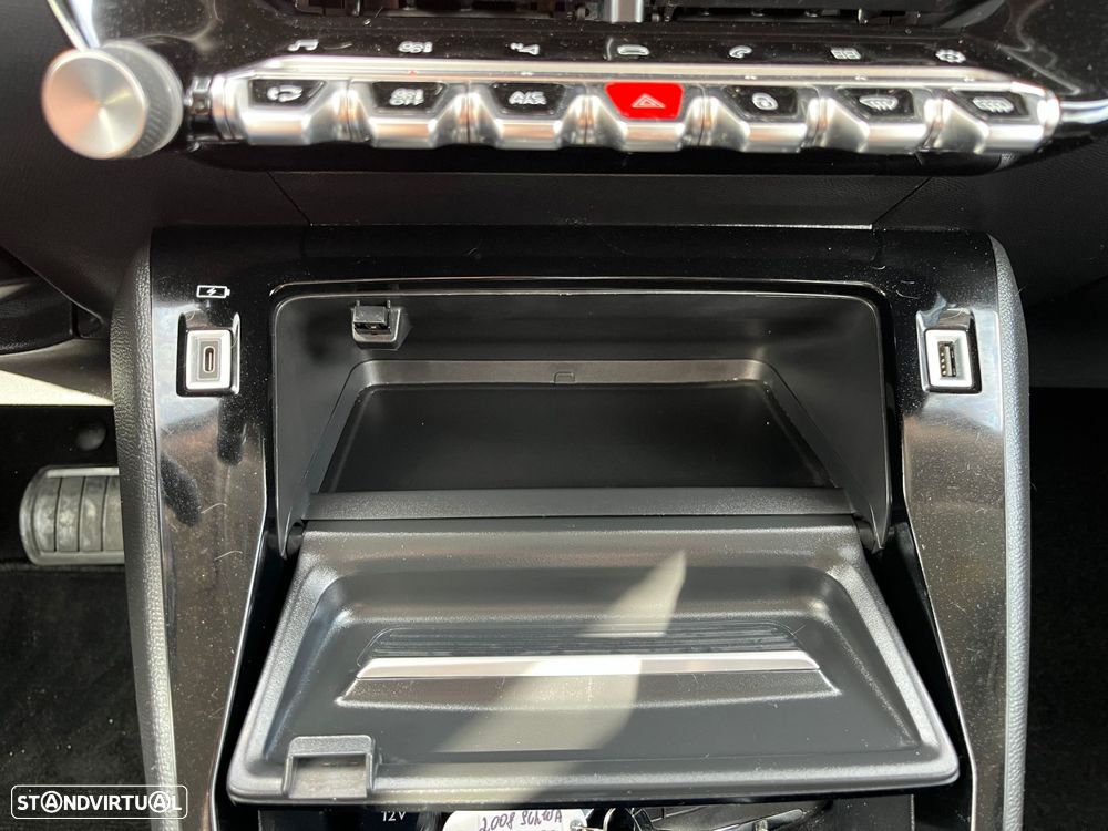 Peugeot 2008 BlueHDi 130 EAT8 Allure Pack - 29