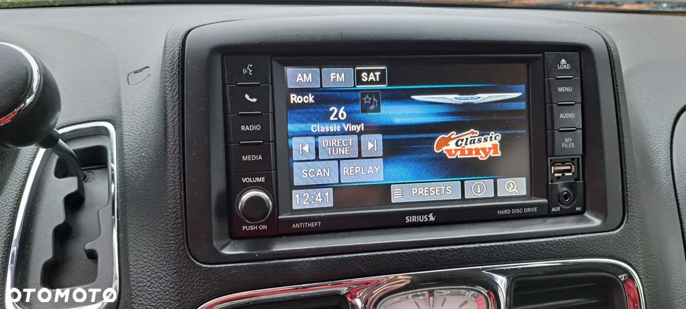 Chrysler Town & Country 3.6 Touring - 17