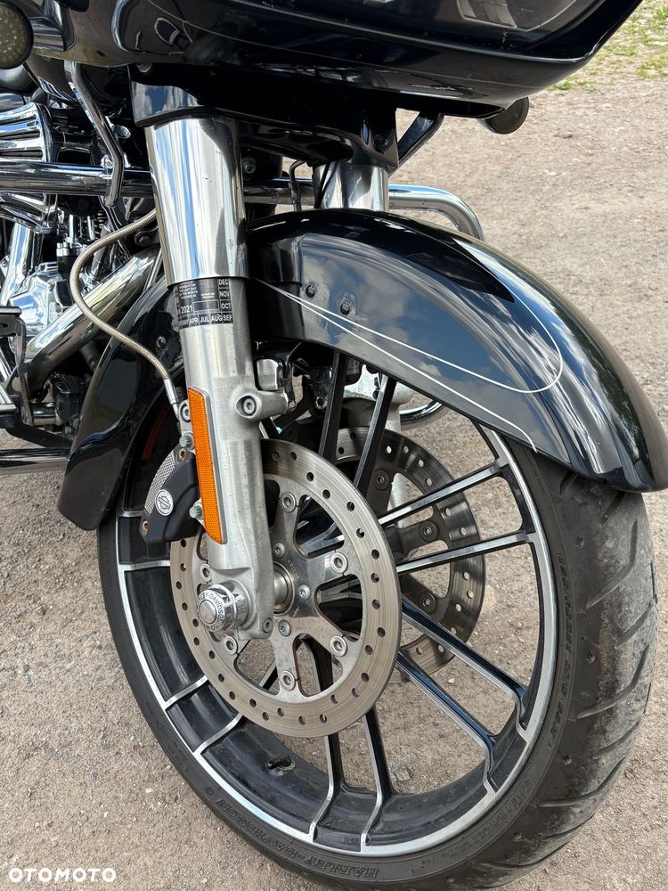 Harley-Davidson Touring Road Glide - 1