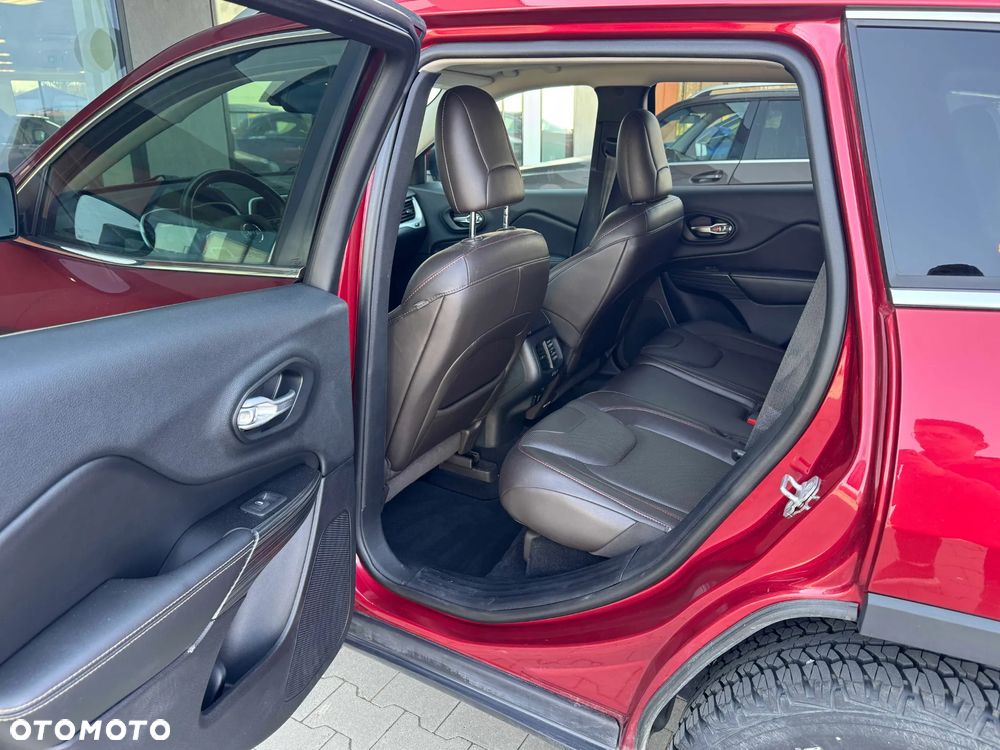 Jeep Cherokee - 22