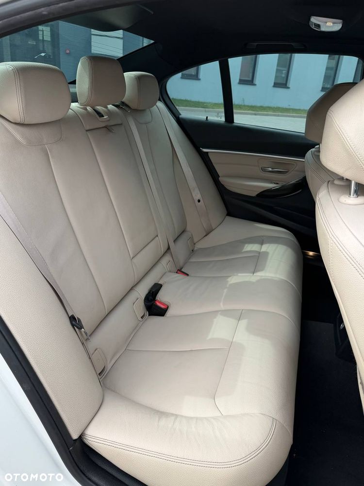 BMW Seria 3 330e iPerformance Luxury Line - 8
