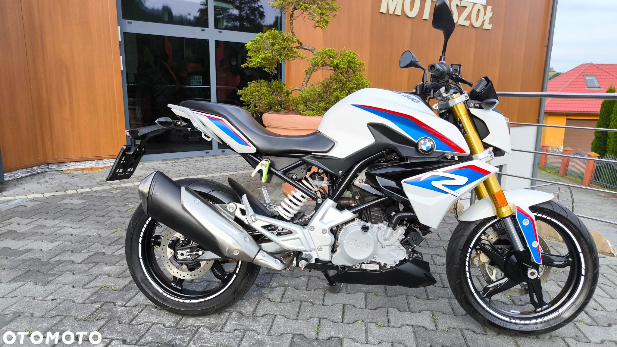 BMW G - 1