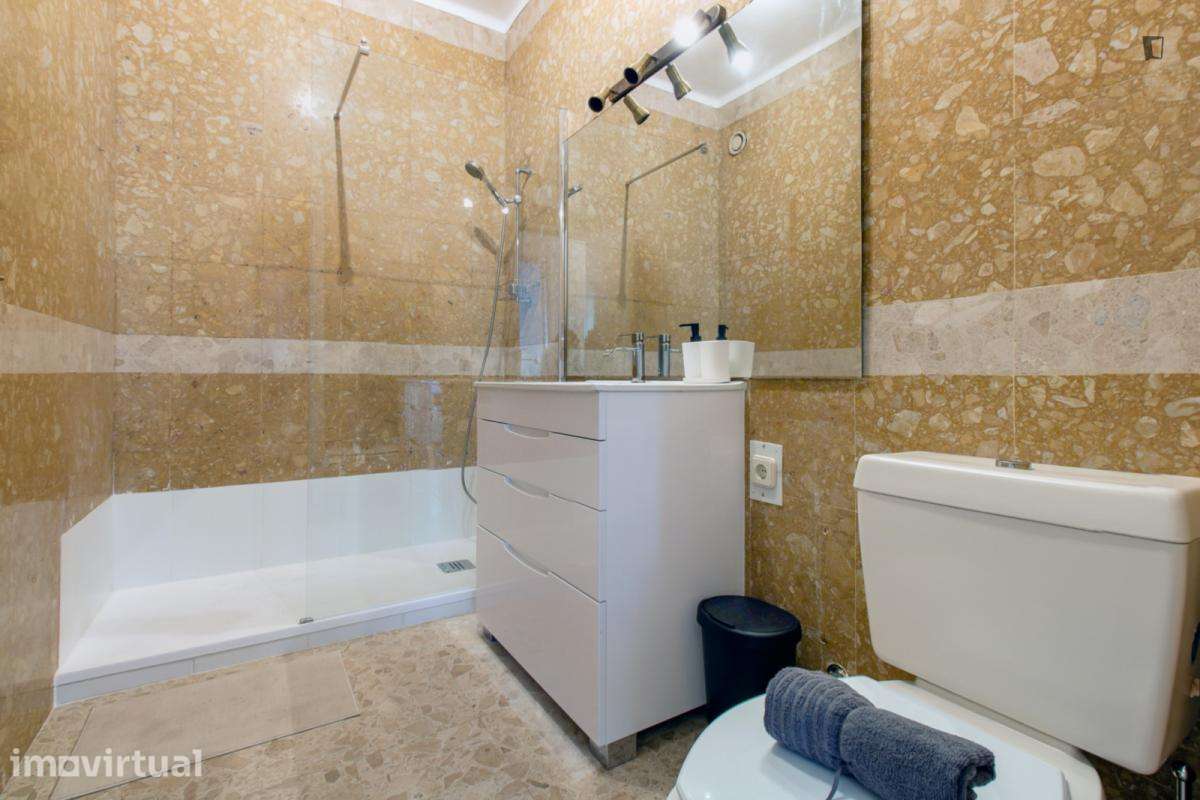 Quarto - localizado em Benfica Lisbon - Grande imagem: 2/12
