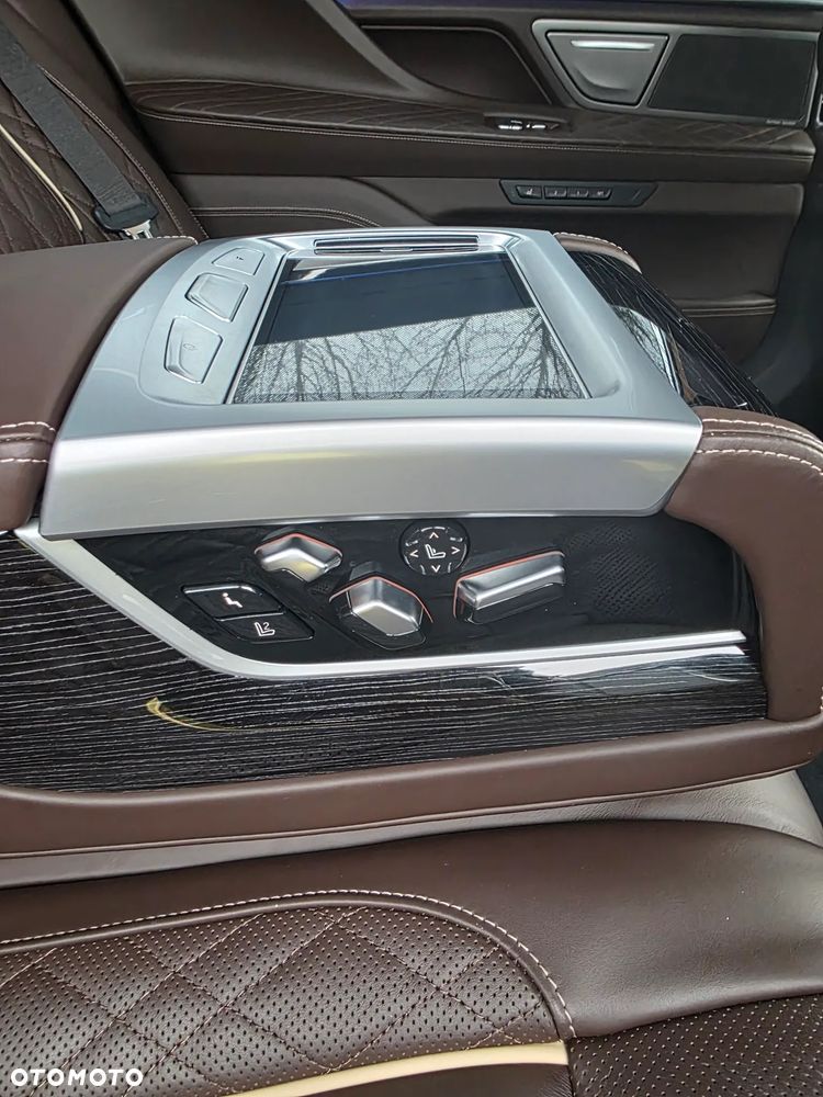BMW Seria 7 M760Li xDrive V12 Excellence - 13