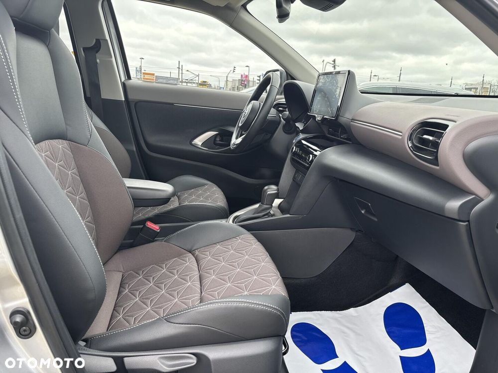 Toyota Yaris Cross - 13