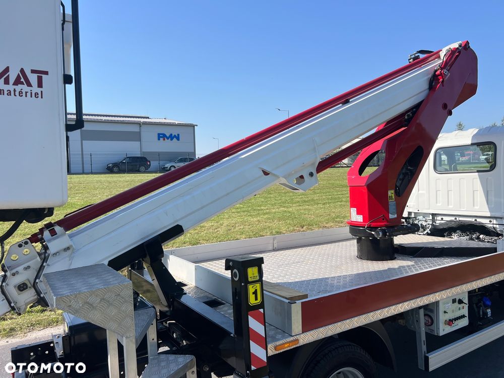 Isuzu M21 - 15