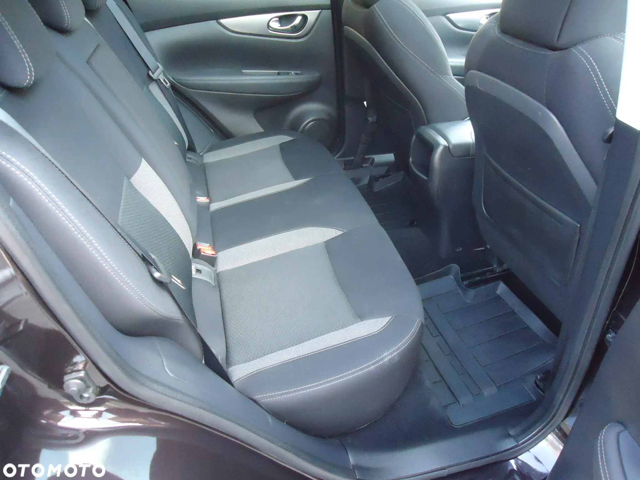 Nissan Qashqai 1.3 DIG-T N-Connecta - 16