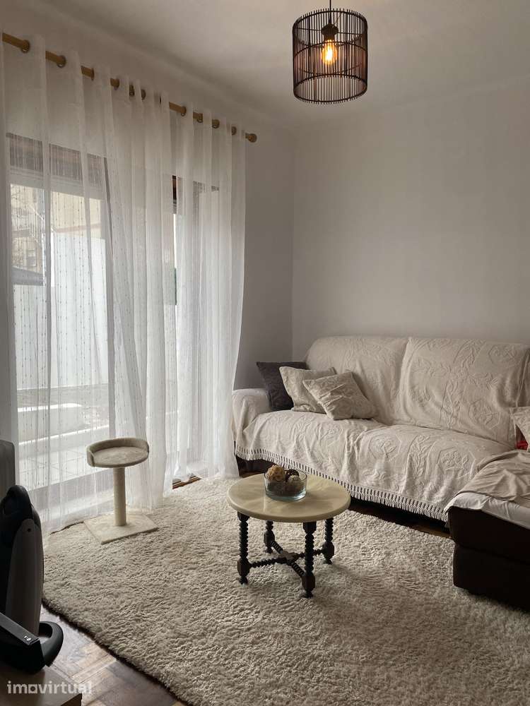 Vende-se T3 com grande espaço exterior em Santa Clara, Coimbra. - Grande imagem: 3/24