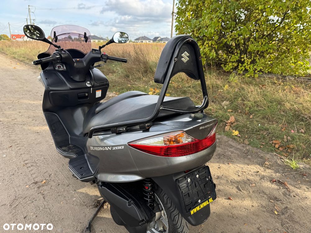 Suzuki Burgman - 8