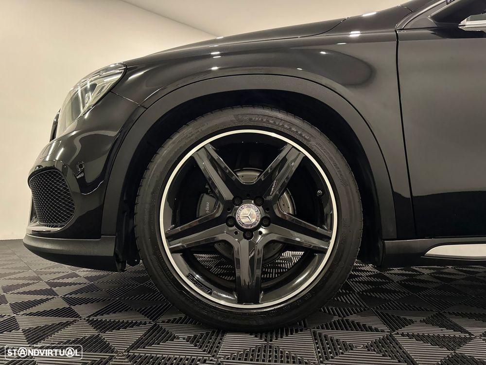 Mercedes-Benz GLA 200 - 11