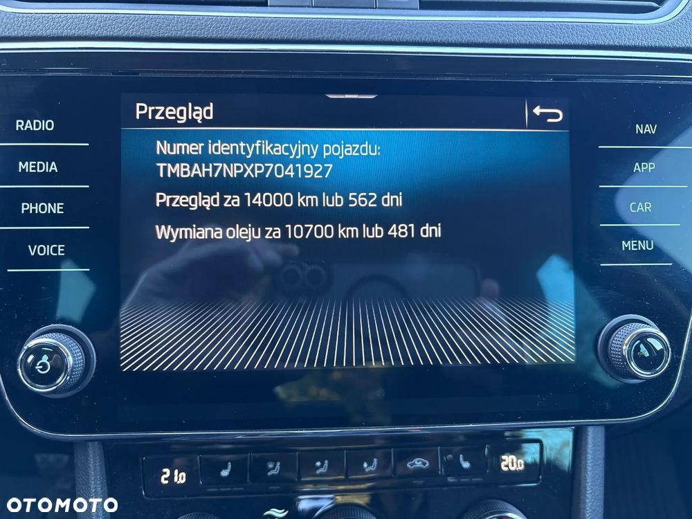 Skoda Superb 2.0 TDI SCR Style DSG - 22