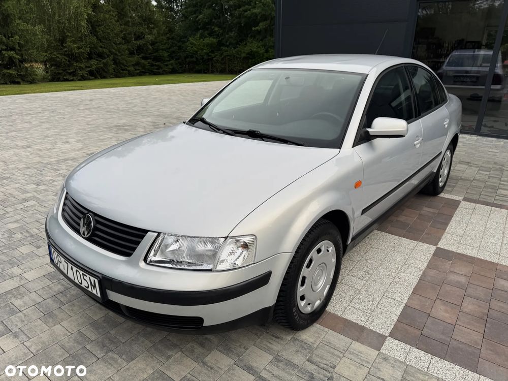 Volkswagen Passat 1.6 GL - 3