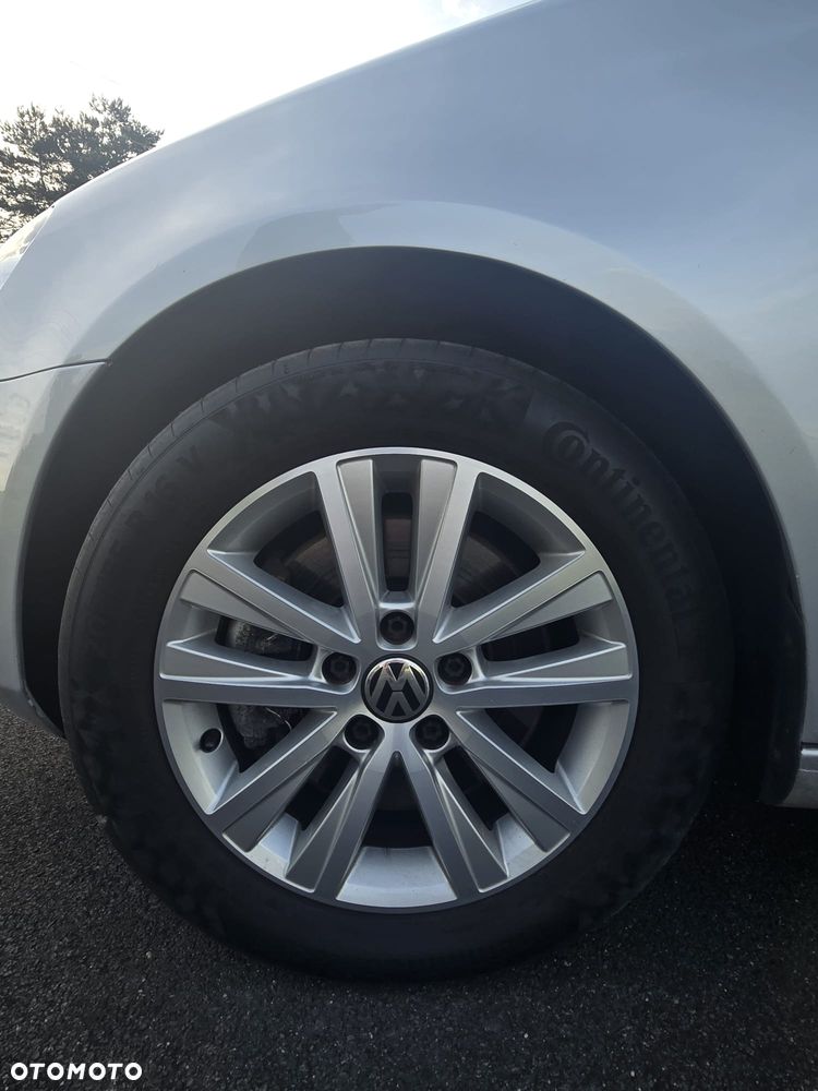 Volkswagen Golf 2.0 TDI DPF Style - 8