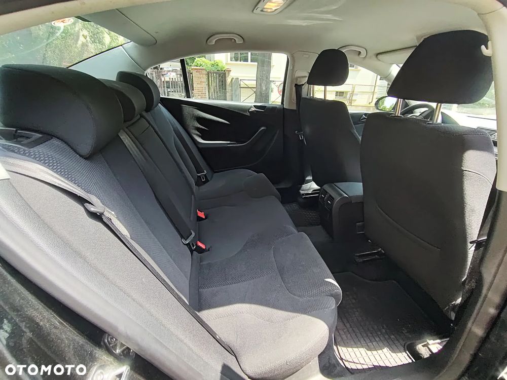 Volkswagen Passat 2.0 TDI DPF Comfortline - 20
