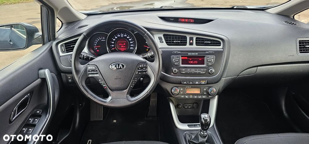 Kia Ceed 1.4 CVVT Spirit - 24
