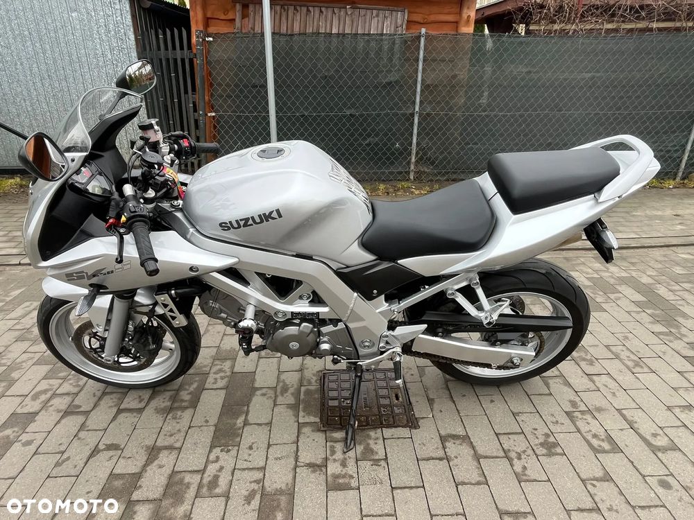 Suzuki SV - 6