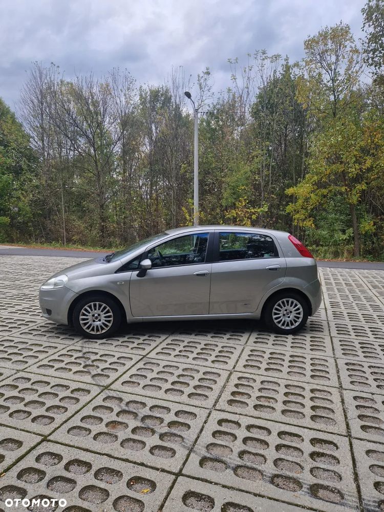 Fiat Grande Punto 2008 photo 2