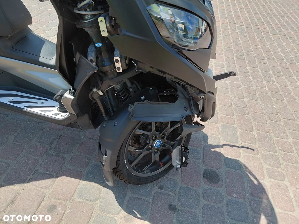 Piaggio MP-3 - 12