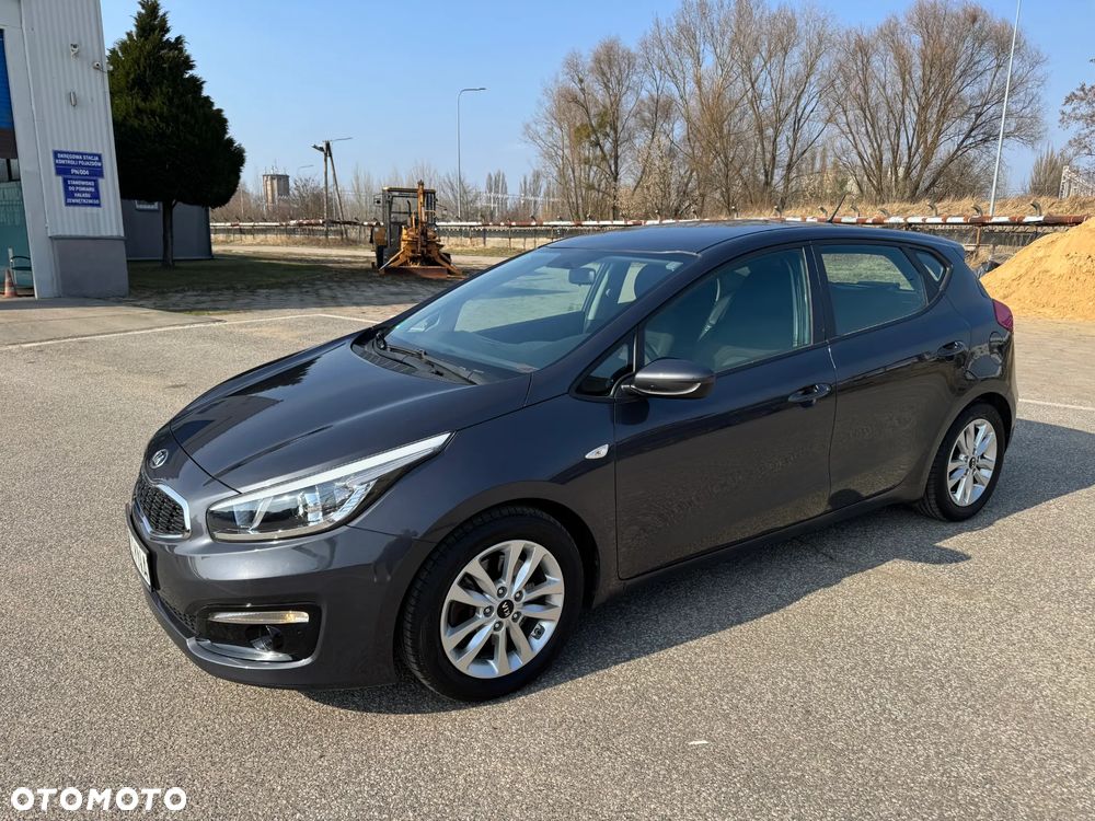 Kia Ceed 1.4 CVVT Dream Team Edition - 1