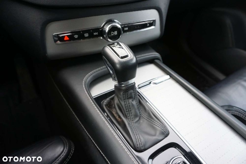 Volvo XC 90 - 11