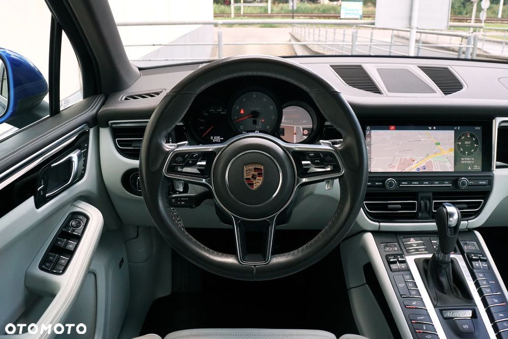Porsche Macan S - 23