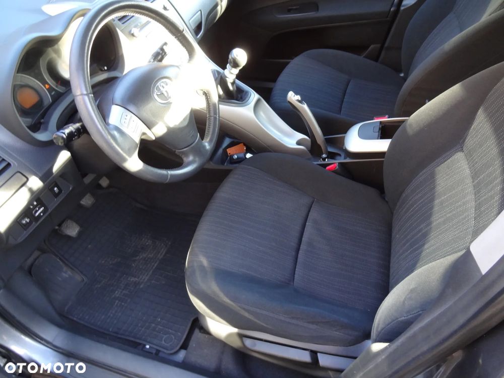 Toyota Auris 2.0 D-4D - 16