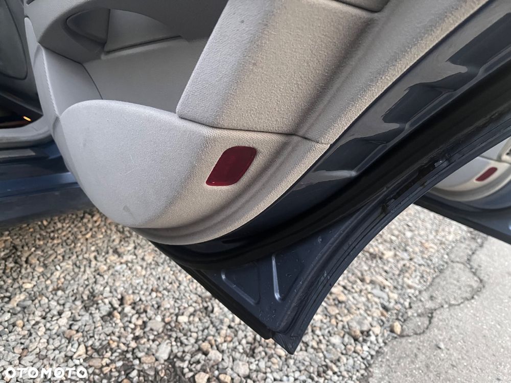 Mercedes-Benz Klasa E 270 CDI Avantgarde - 22